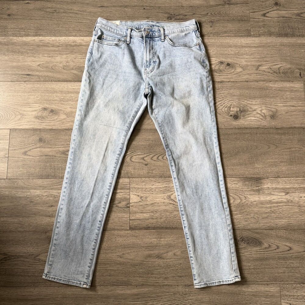 Abercrombie & Fitch Men's Light Blue Slim Straight Stretch Jeans Size - 32 x 32
